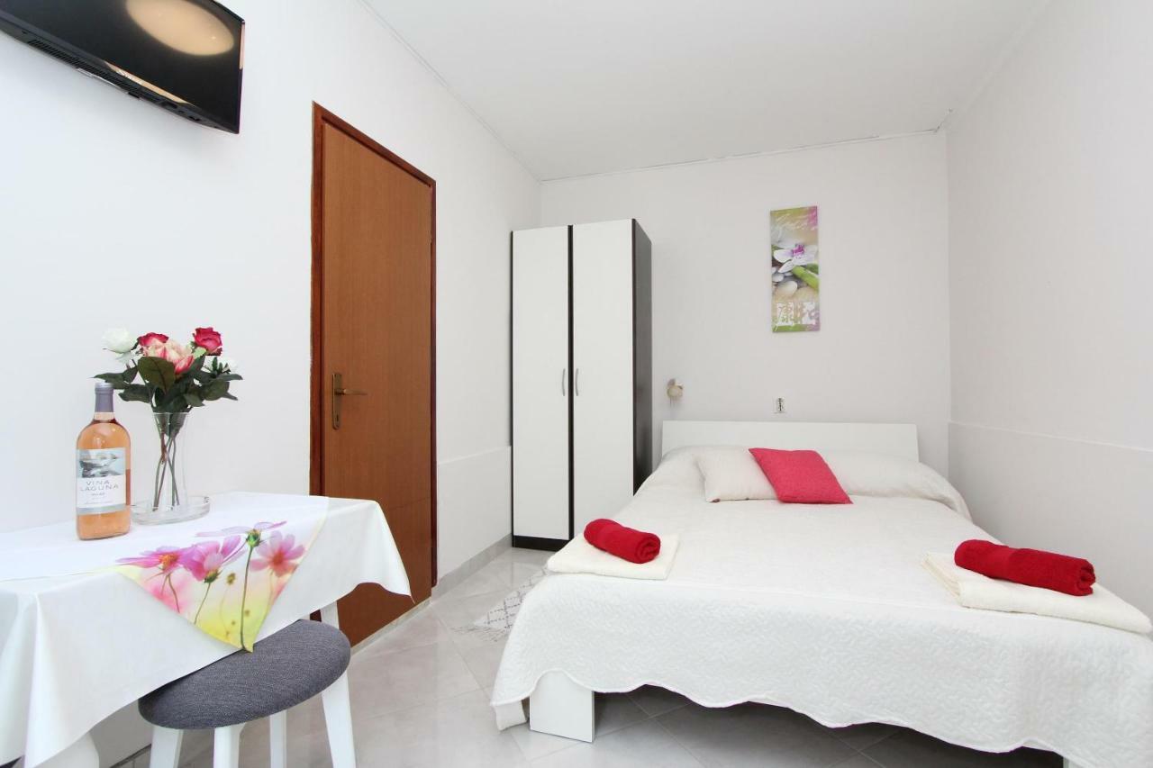 Apartments Divna Rovinj Exteriör bild